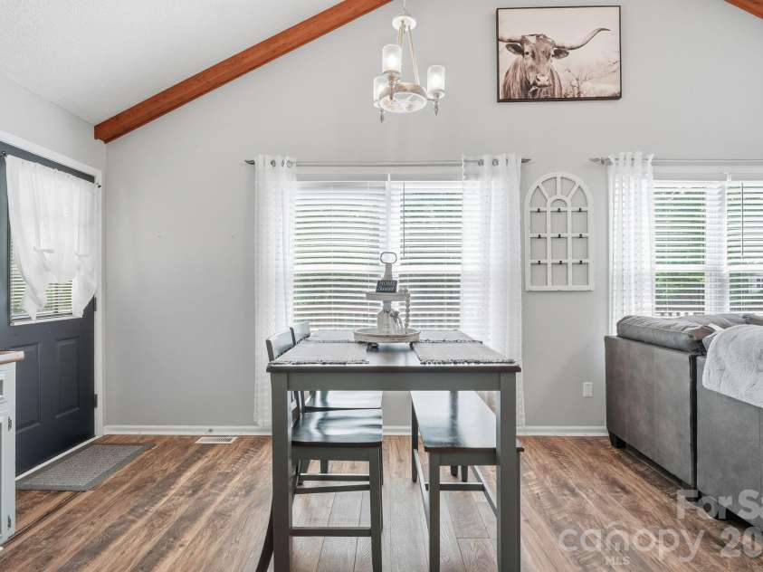 2050 16th Avenue Place, Hickory, NC 28602.  MLS# CAR4373208, YatesRealty ID 21936. 