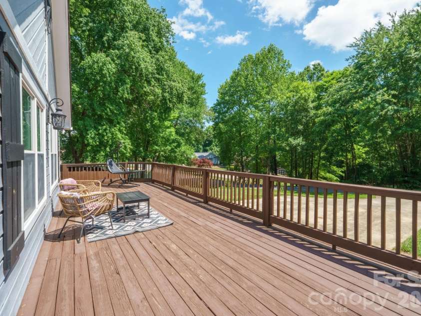 2050 16th Avenue Place, Hickory, NC 28602.  MLS# CAR4373208, YatesRealty ID 21936. 