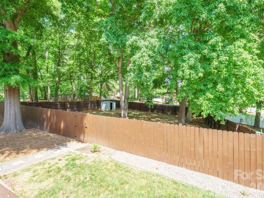 2050 16th Avenue Place, Hickory, NC 28602.  MLS# CAR4373208, YatesRealty ID 21936. 