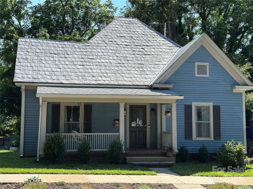 115 Steele Street, Salisbury, NC 28144.  MLS# CAR4277536, YatesRealty ID 21937. 