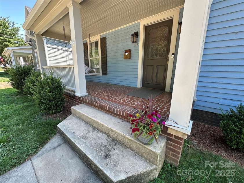 115 Steele Street, Salisbury, NC 28144.  MLS# CAR4277536, YatesRealty ID 21937. 