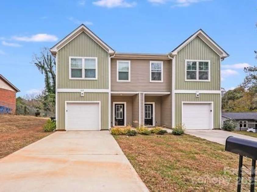 615 11th Street, Hickory, NC 28602.  MLS# CAR4329724, YatesRealty ID 21938. 