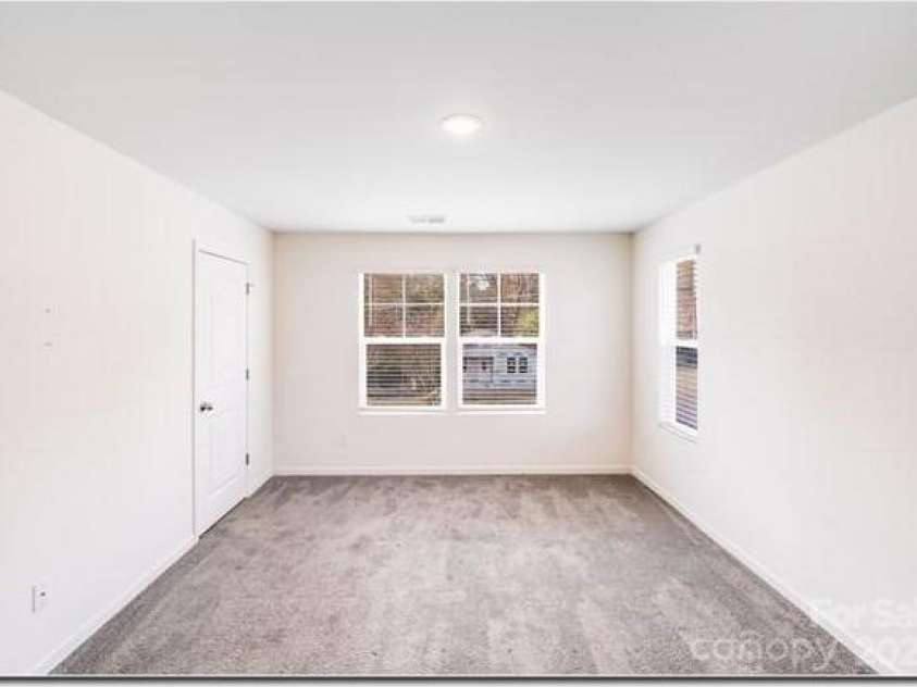 615 11th Street, Hickory, NC 28602.  MLS# CAR4329724, YatesRealty ID 21938. 