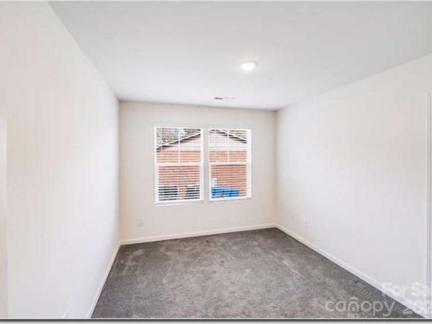 615 11th Street, Hickory, NC 28602.  MLS# CAR4329724, YatesRealty ID 21938. 