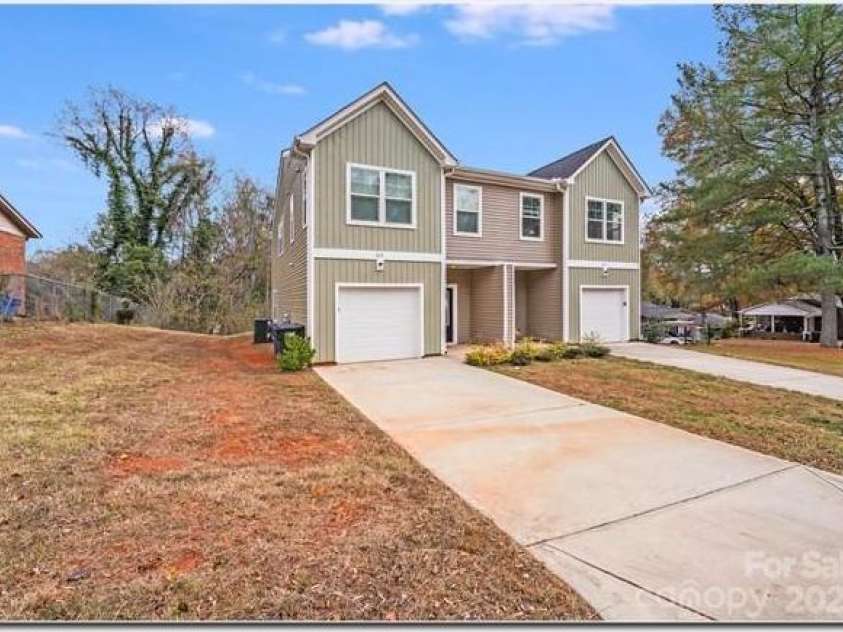 615 11th Street, Hickory, NC 28602.  MLS# CAR4329724, YatesRealty ID 21938. 