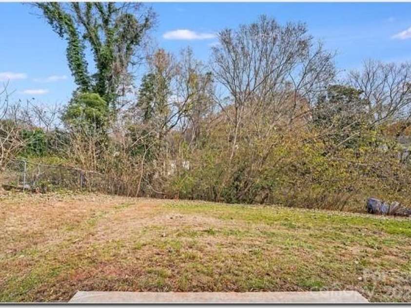 615 11th Street, Hickory, NC 28602.  MLS# CAR4329724, YatesRealty ID 21938. 