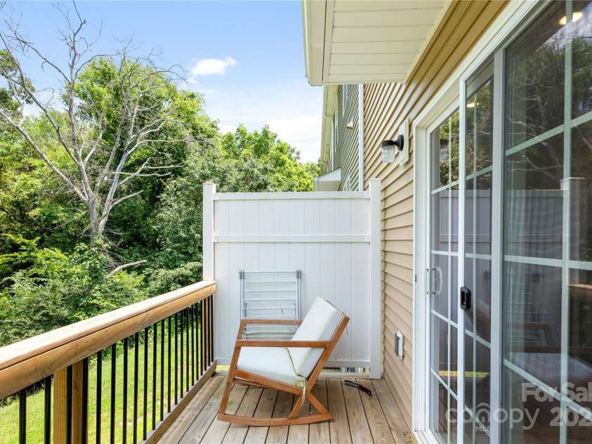 6507 Revolutionary Trail, Charlotte, NC 28217.  MLS# CAR4274185, YatesRealty ID 21938. 
