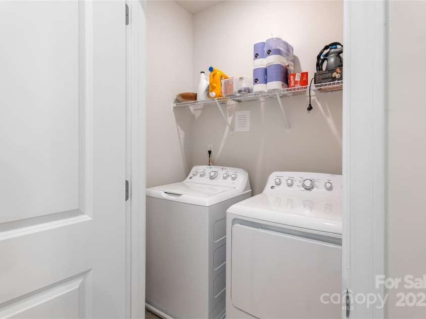 6507 Revolutionary Trail, Charlotte, NC 28217.  MLS# CAR4274185, YatesRealty ID 21938. 