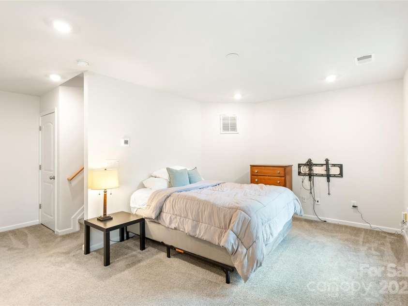 6507 Revolutionary Trail, Charlotte, NC 28217.  MLS# CAR4274185, YatesRealty ID 21938. 