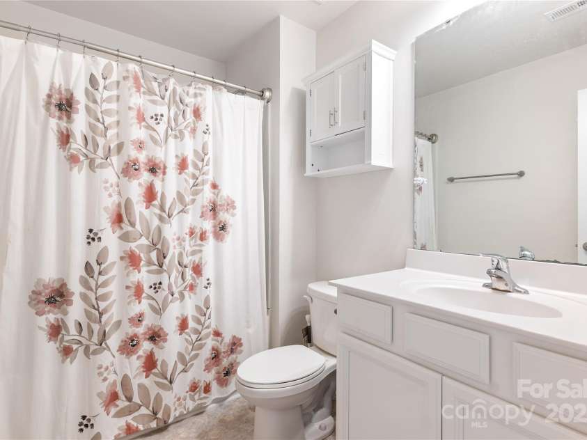 6507 Revolutionary Trail, Charlotte, NC 28217.  MLS# CAR4274185, YatesRealty ID 21938. 