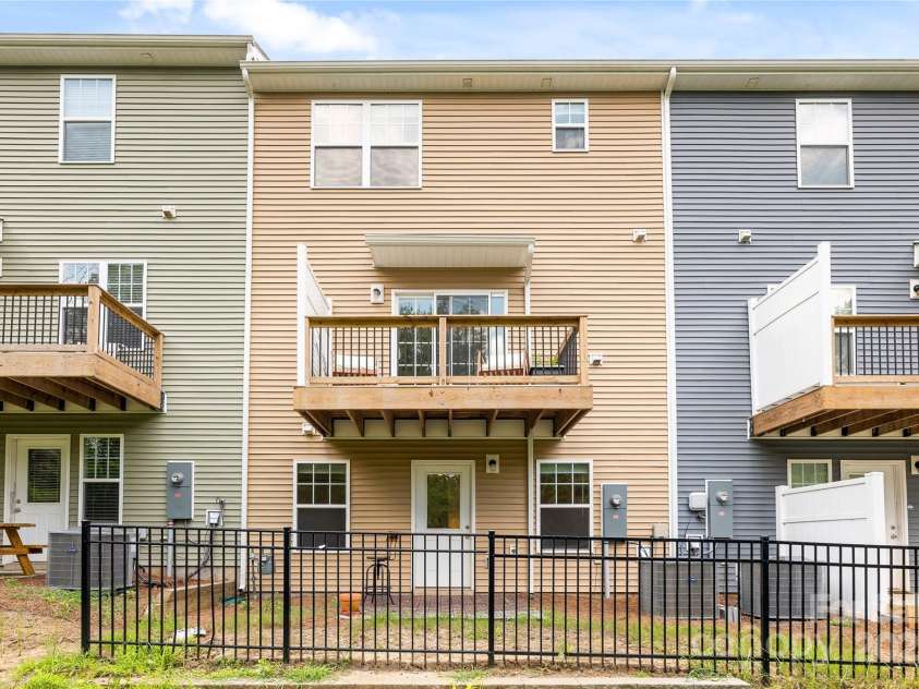 6507 Revolutionary Trail, Charlotte, NC 28217.  MLS# CAR4274185, YatesRealty ID 21938. 