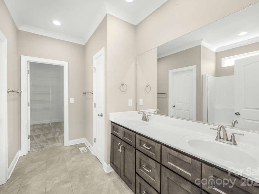 127 Elberon Court, Mocksville, NC 27028.  MLS# CAR4268593, YatesRealty ID 21939. 