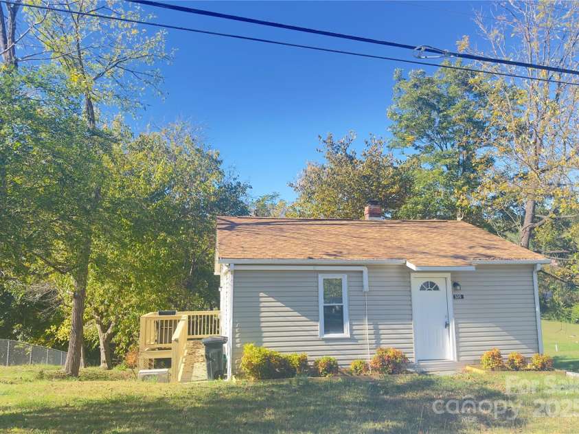 329 Morehead Road, Marion, NC 28752.  MLS# CAR4291357, YatesRealty ID 2194. 