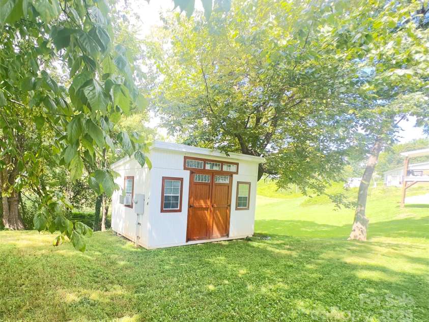 329 Morehead Road, Marion, NC 28752.  MLS# CAR4291357, YatesRealty ID 2194. 