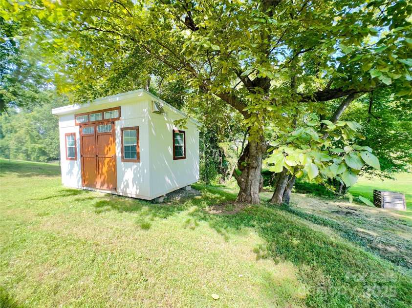 329 Morehead Road, Marion, NC 28752.  MLS# CAR4291357, YatesRealty ID 2194. 