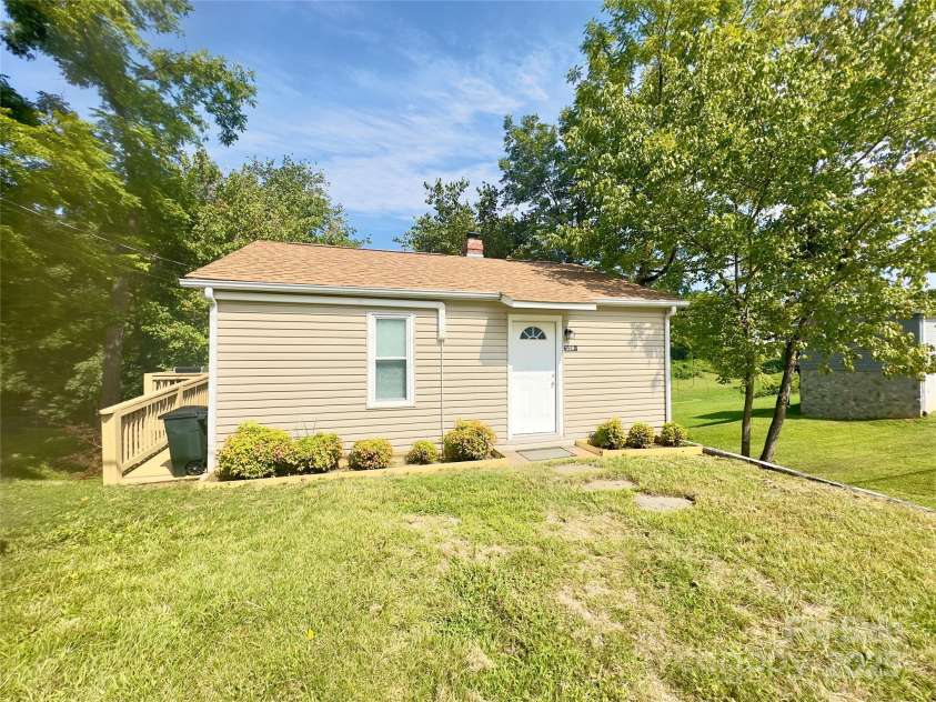329 Morehead Road, Marion, NC 28752.  MLS# CAR4291357, YatesRealty ID 2194. 