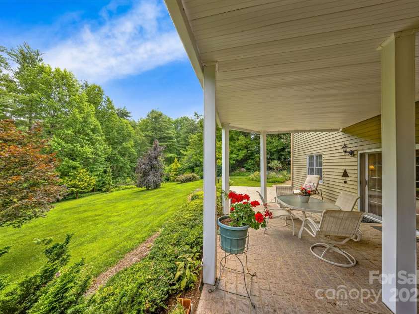 842 Rickel Drive, Hendersonville, NC 28739.  MLS# CAR4273464, YatesRealty ID 2194. 