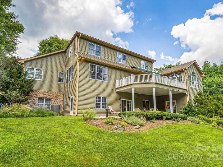 842 Rickel Drive, Hendersonville, NC 28739.  MLS# CAR4273464, YatesRealty ID 2194. 