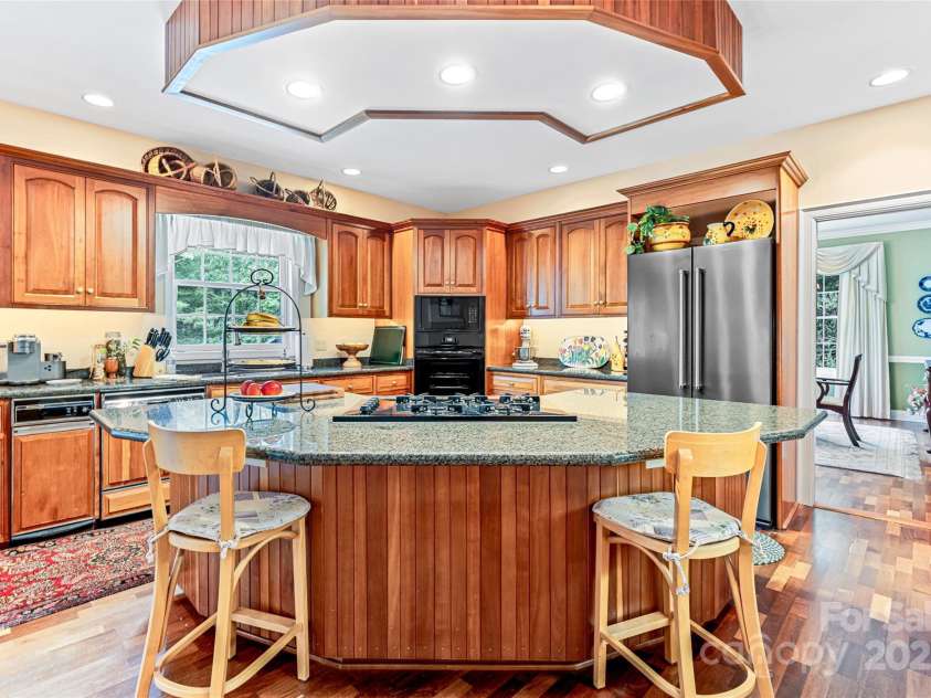 842 Rickel Drive, Hendersonville, NC 28739.  MLS# CAR4273464, YatesRealty ID 2194. 