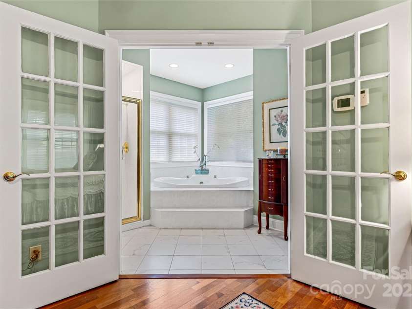 842 Rickel Drive, Hendersonville, NC 28739.  MLS# CAR4273464, YatesRealty ID 2194. 