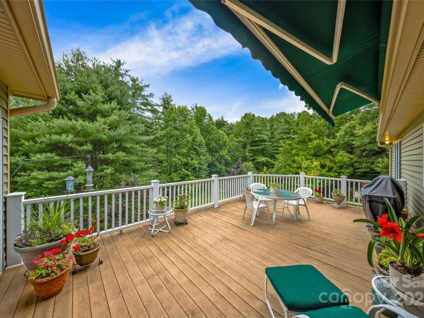 842 Rickel Drive, Hendersonville, NC 28739.  MLS# CAR4273464, YatesRealty ID 2194. 