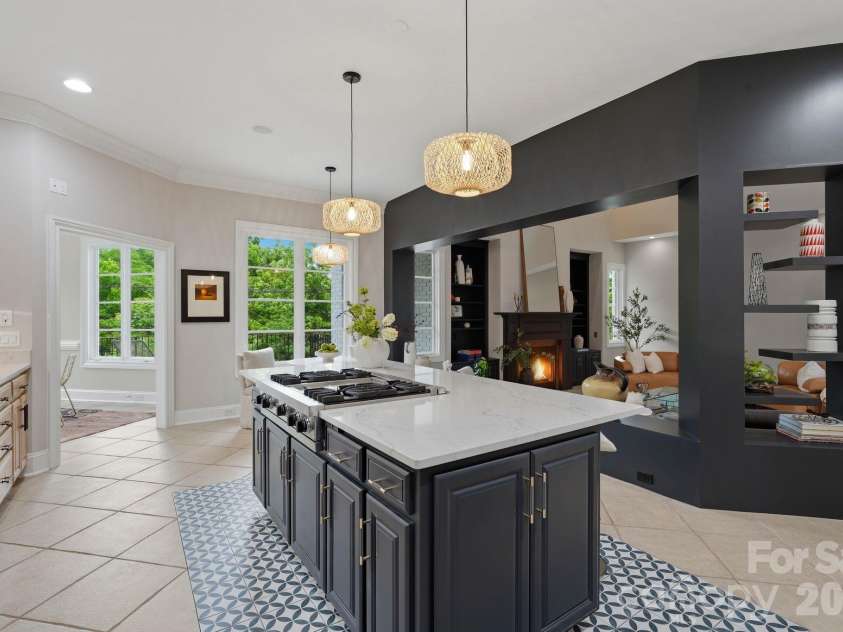 1120 Chollywood Drive, Charlotte, NC 28211.  MLS# CAR4372773, YatesRealty ID 21940. 