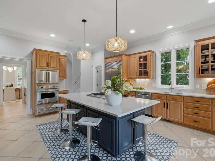 1120 Chollywood Drive, Charlotte, NC 28211.  MLS# CAR4372773, YatesRealty ID 21940. 