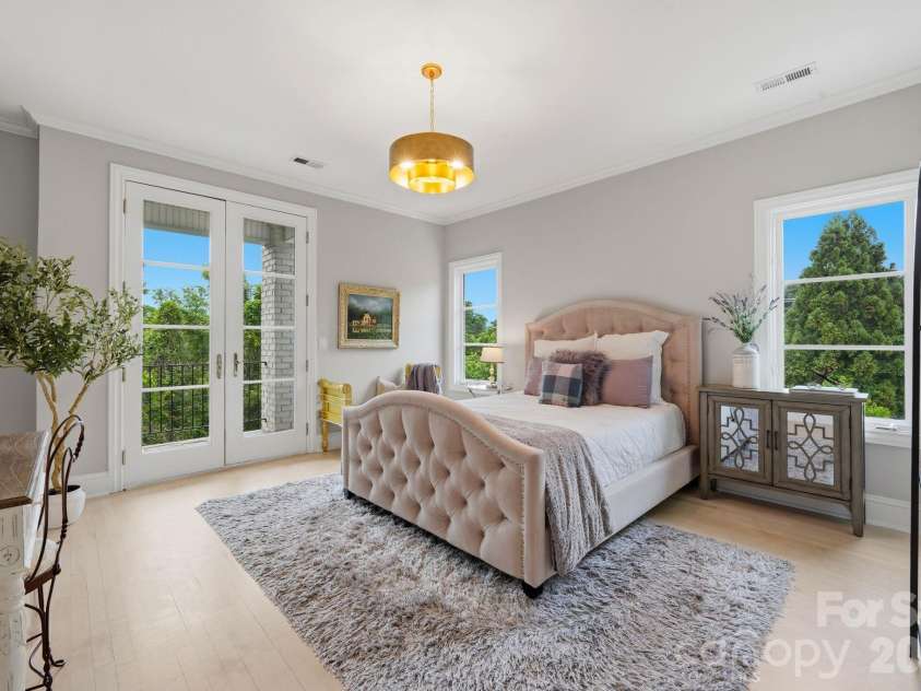1120 Chollywood Drive, Charlotte, NC 28211.  MLS# CAR4372773, YatesRealty ID 21940. 