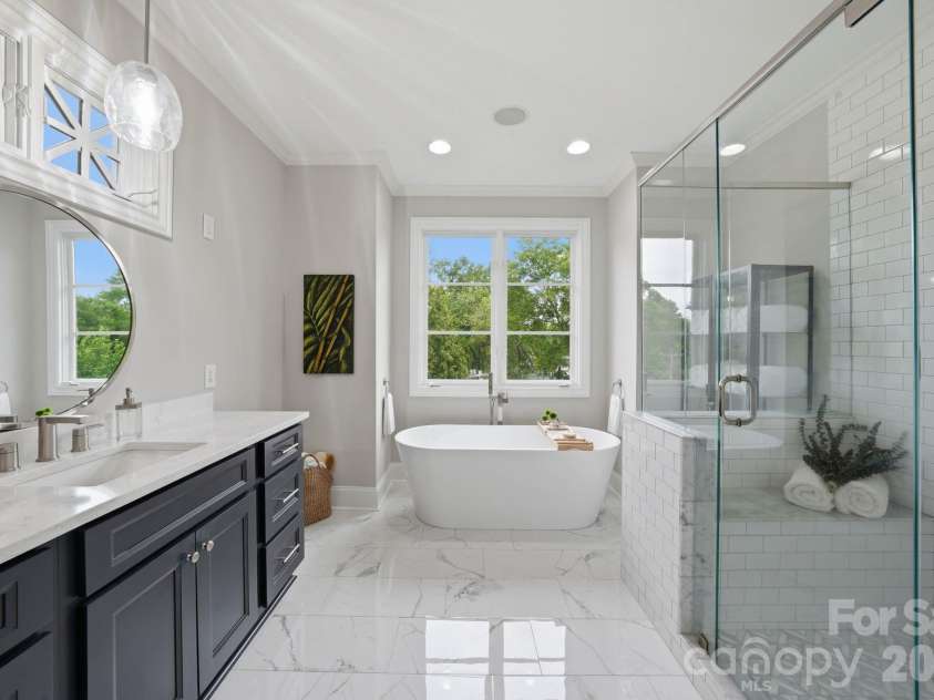 1120 Chollywood Drive, Charlotte, NC 28211.  MLS# CAR4372773, YatesRealty ID 21940. 