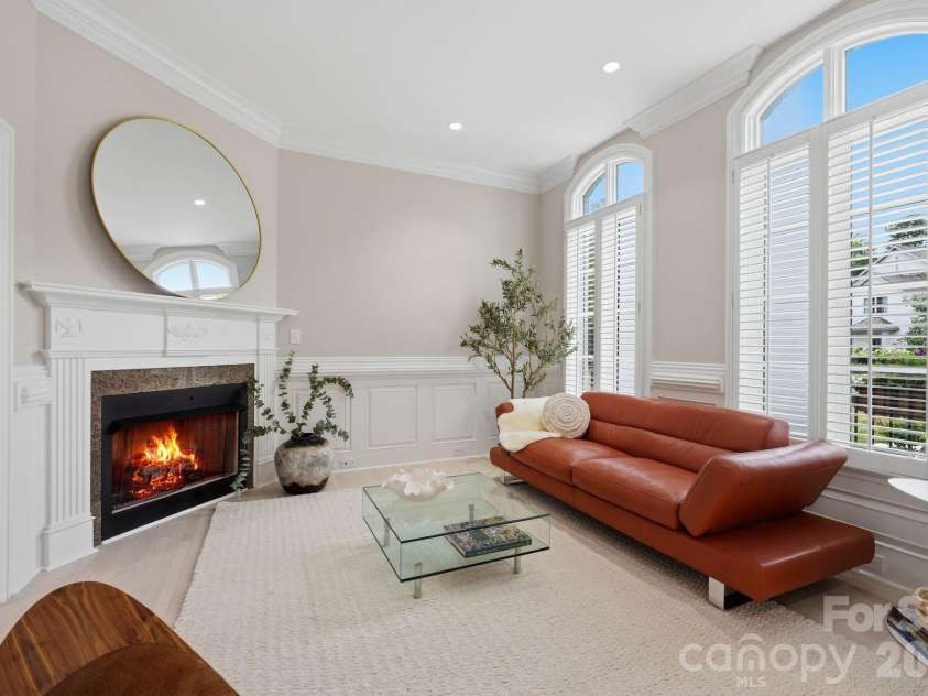 1120 Chollywood Drive, Charlotte, NC 28211.  MLS# CAR4372773, YatesRealty ID 21940. 