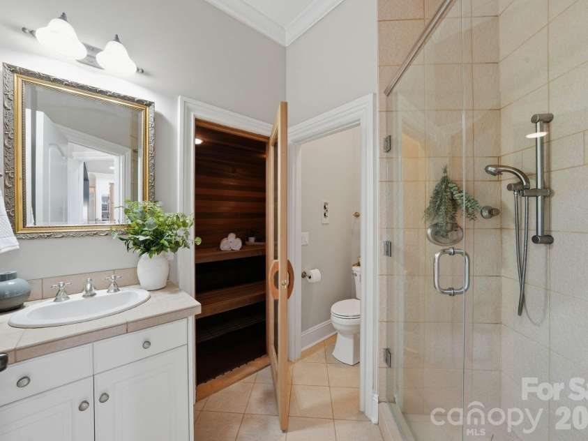 1120 Chollywood Drive, Charlotte, NC 28211.  MLS# CAR4372773, YatesRealty ID 21940. 