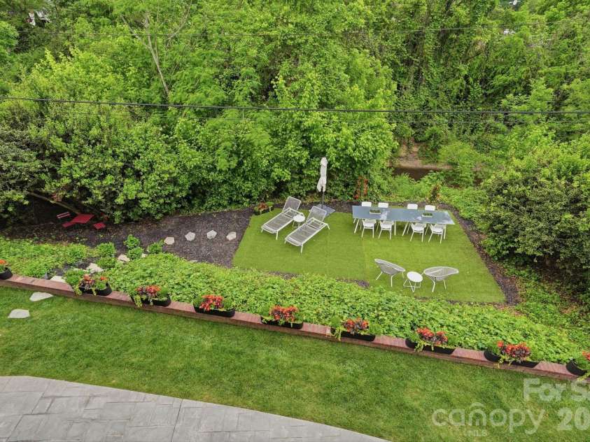 1120 Chollywood Drive, Charlotte, NC 28211.  MLS# CAR4372773, YatesRealty ID 21940. 