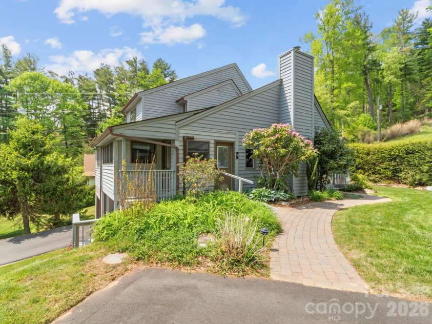 317 Robertson Street, Burnsville, NC 28714.  MLS# CAR4376081, YatesRealty ID 21941. 