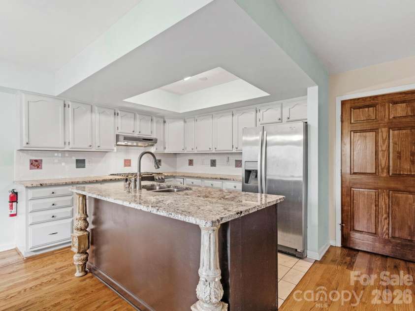 317 Robertson Street, Burnsville, NC 28714.  MLS# CAR4376081, YatesRealty ID 21941. 