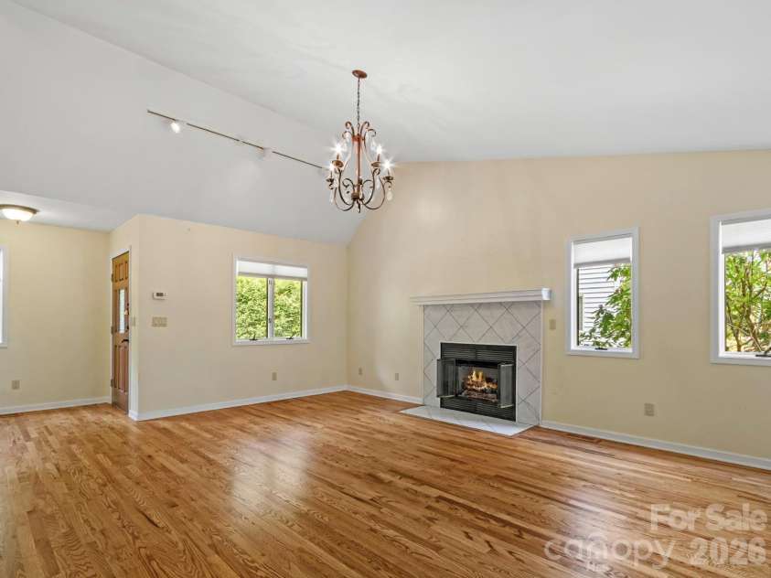 317 Robertson Street, Burnsville, NC 28714.  MLS# CAR4376081, YatesRealty ID 21941. 