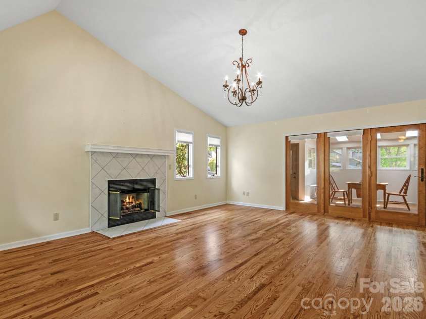 317 Robertson Street, Burnsville, NC 28714.  MLS# CAR4376081, YatesRealty ID 21941. 