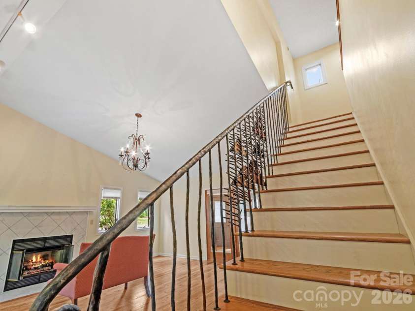 317 Robertson Street, Burnsville, NC 28714.  MLS# CAR4376081, YatesRealty ID 21941. 