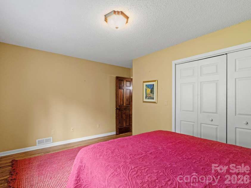 317 Robertson Street, Burnsville, NC 28714.  MLS# CAR4376081, YatesRealty ID 21941. 