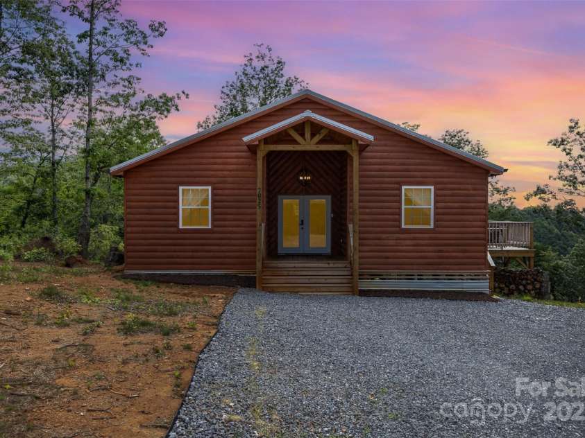 7025 Martin Lane, Morganton, NC 28655.  MLS# CAR4273251, YatesRealty ID 21941. 