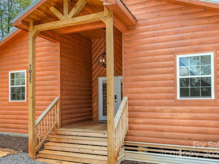 7025 Martin Lane, Morganton, NC 28655.  MLS# CAR4273251, YatesRealty ID 21941. 