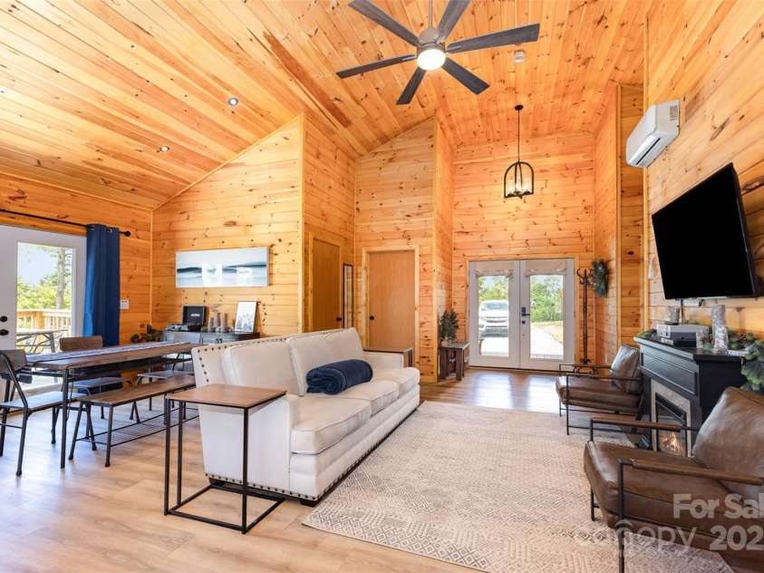 7025 Martin Lane, Morganton, NC 28655.  MLS# CAR4273251, YatesRealty ID 21941. 