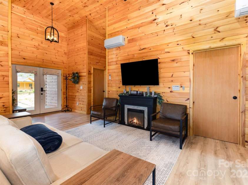 7025 Martin Lane, Morganton, NC 28655.  MLS# CAR4273251, YatesRealty ID 21941. 