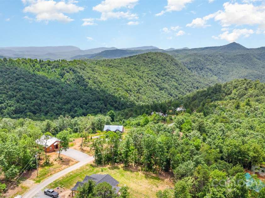 7025 Martin Lane, Morganton, NC 28655.  MLS# CAR4273251, YatesRealty ID 21941. 