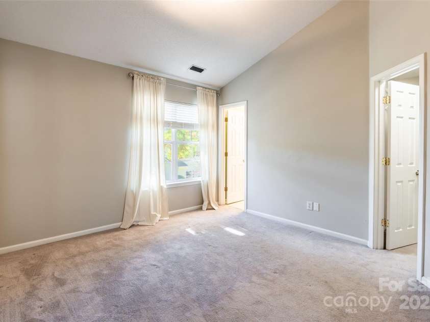 11521 Savannah Creek Drive, Charlotte, NC 28273.  MLS# CAR4273966, YatesRealty ID 21942. 