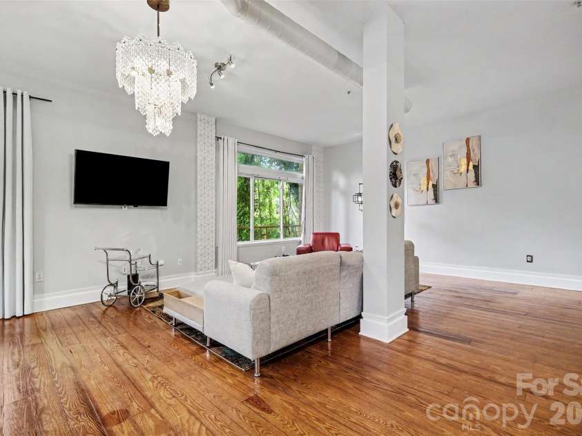 404 Laurel Avenue, Charlotte, NC 28204.  MLS# CAR4377380, YatesRealty ID 21942. 