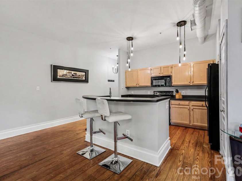 404 Laurel Avenue, Charlotte, NC 28204.  MLS# CAR4377380, YatesRealty ID 21942. 