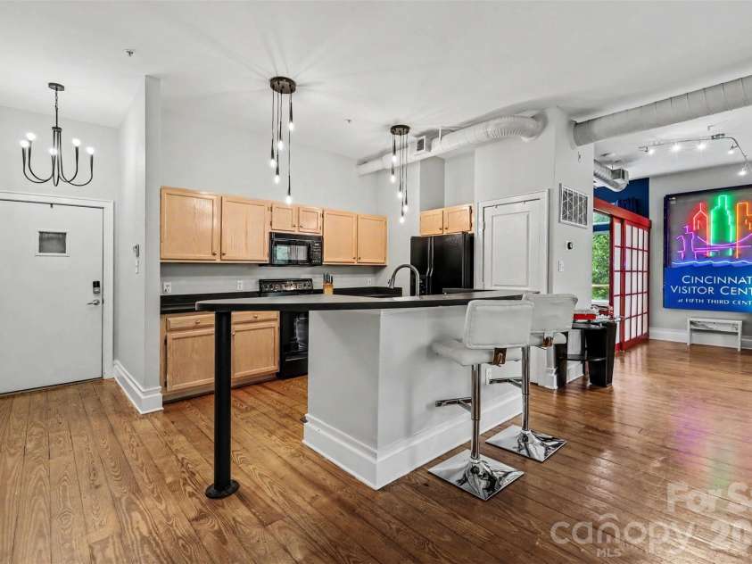 404 Laurel Avenue, Charlotte, NC 28204.  MLS# CAR4377380, YatesRealty ID 21942. 