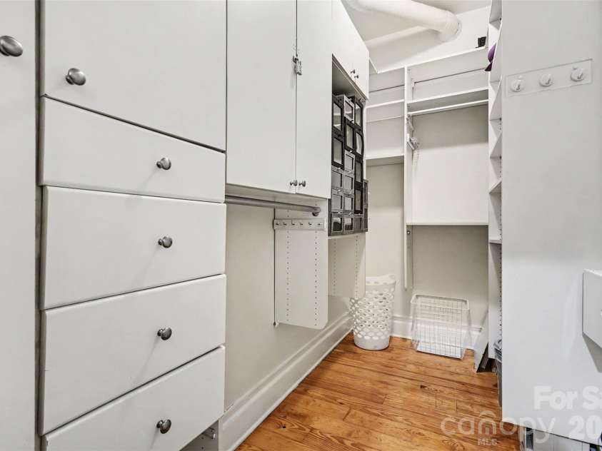 404 Laurel Avenue, Charlotte, NC 28204.  MLS# CAR4377380, YatesRealty ID 21942. 