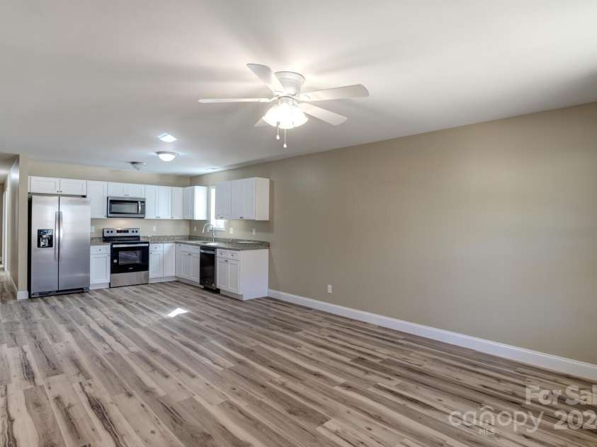 231 Quinn Hill Lane, Mars Hill, NC 28754.  MLS# CAR4167896, YatesRealty ID 21943. 