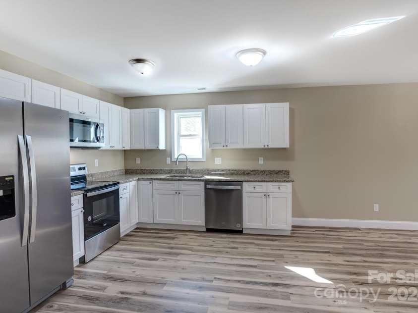 231 Quinn Hill Lane, Mars Hill, NC 28754.  MLS# CAR4167896, YatesRealty ID 21943. 